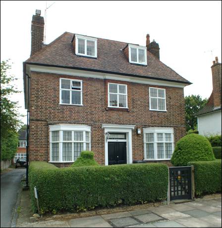 188 Willifield Way